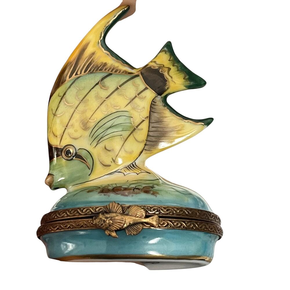 Limoges Peint Main Tropical Angel Fish Trinket Box Blue Yellow w/ Mirror